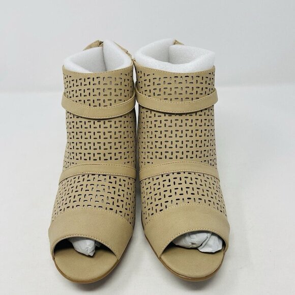 Easy Street Womens Size 10W Wide Peep Toe Faux Leather Carrigan Sandals Sand $65 - Picture 7 of 10